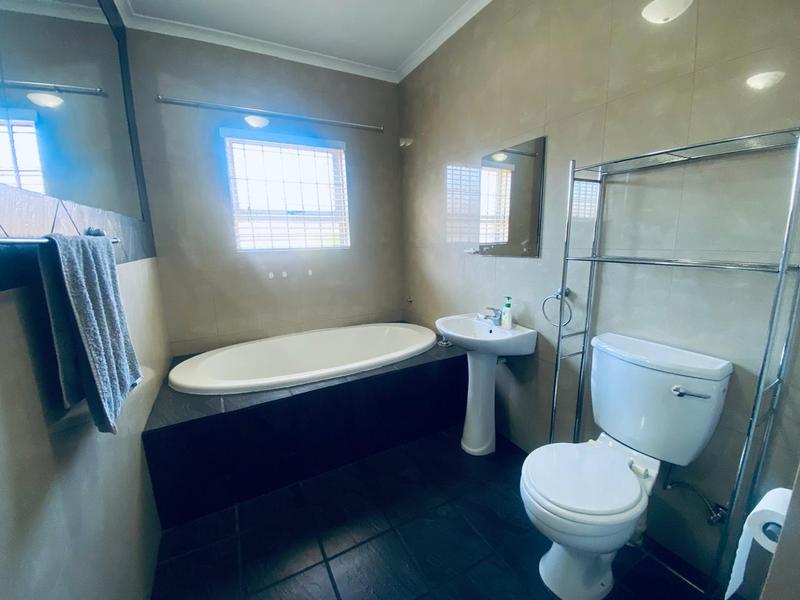 To Let 2 Bedroom Property for Rent in De La Haye Western Cape